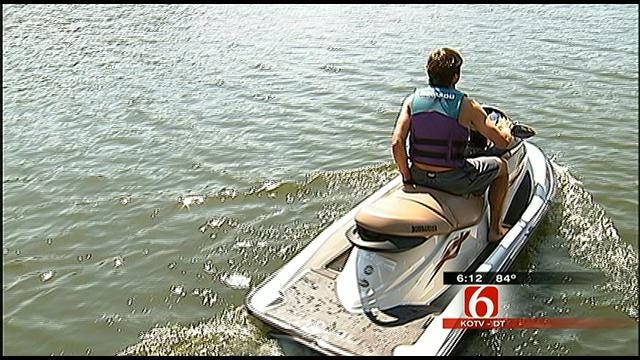 Oklahoma Bill Hopes To Ease Impact Of Algae Outbreak On Lake Businesses