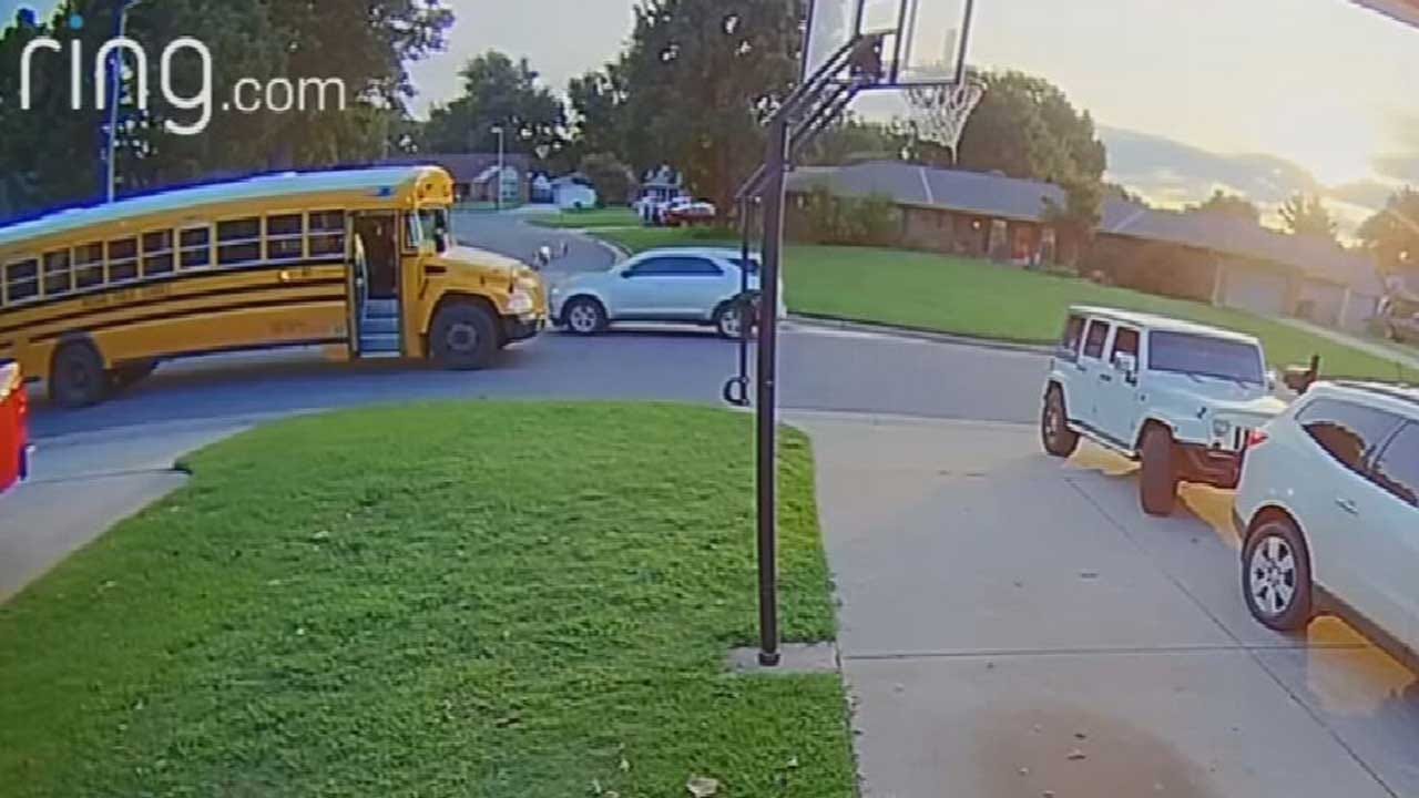 WATCH: Car Caught On Camera Blowing Past Stopped School Bus In Mustang