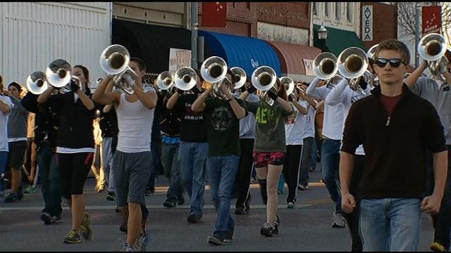 Pride Of Broken Arrow Practices For Rose Parade On Main Street
