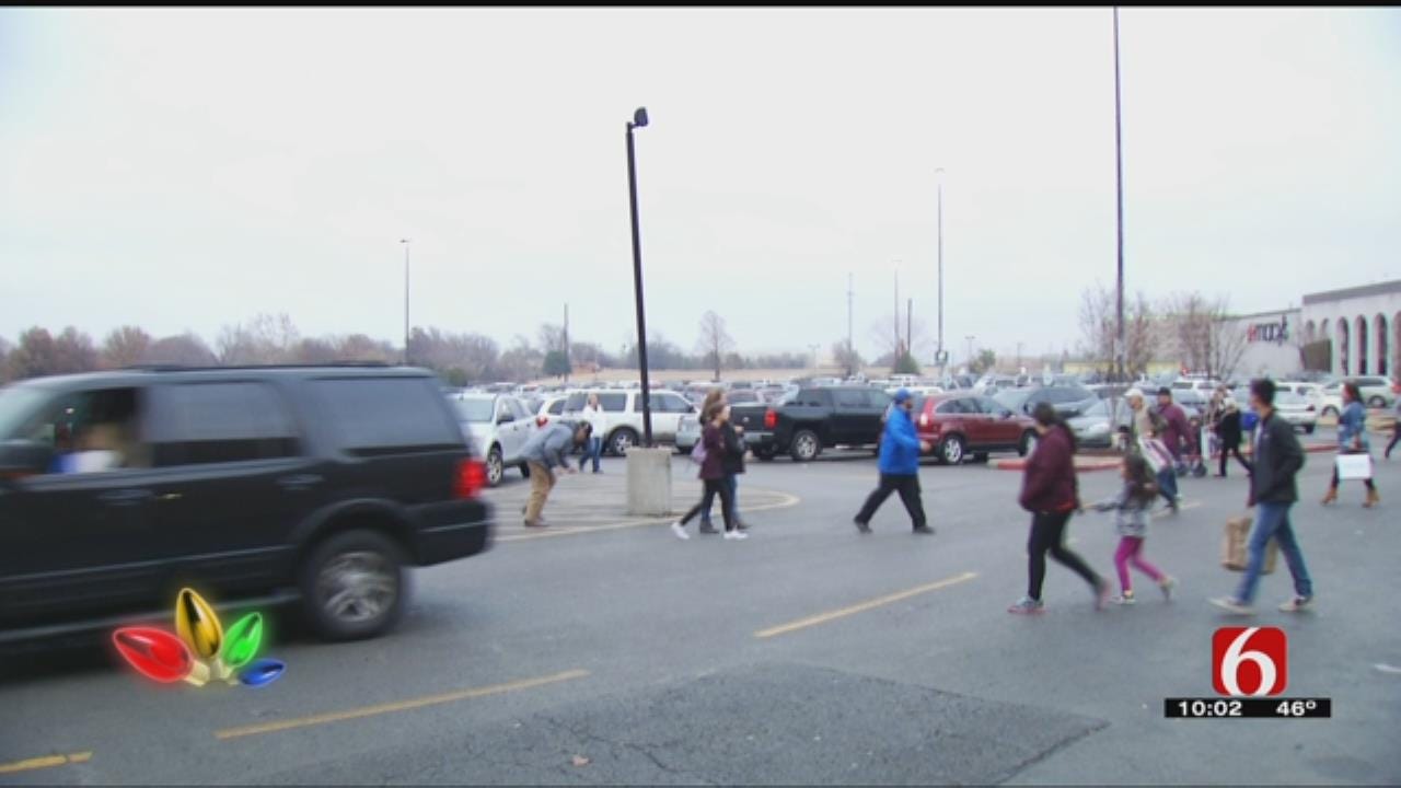 Tulsa Shoppers Brave Traffic, Crowds For Last-Minute Gifts