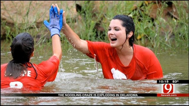 News 9's Lacie Lowry And Lacey Swope Learn The Art Of Okie Noodling