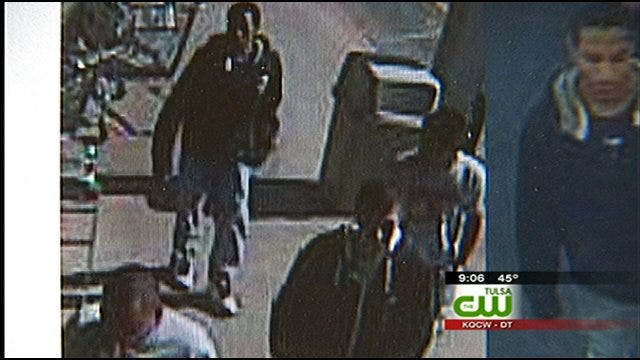 Tulsa Police Looking For Purse-Snatching Suspects
