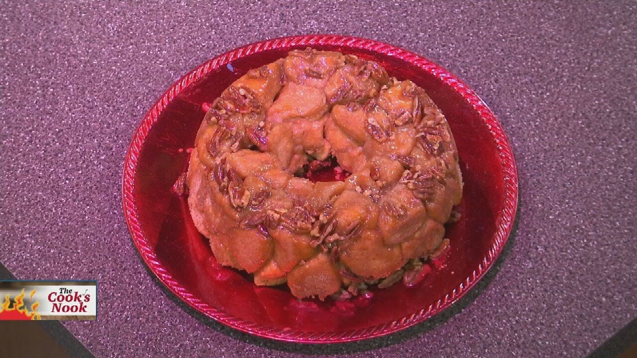 Amber & Brooks In the Kitchen: Spiced Pecan Monkey Bread