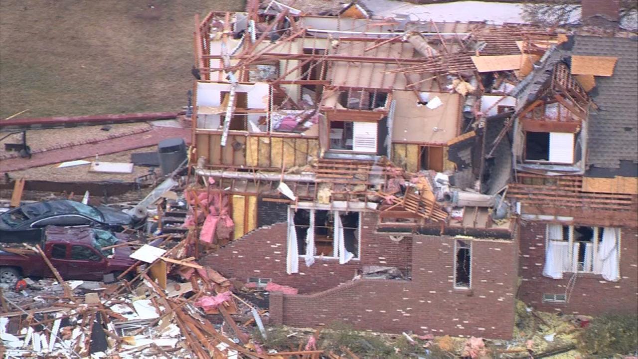 Claremore Students Help Tornado Victims Pick Up Pieces