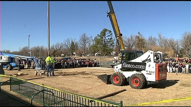 Oklahoma Moment: Tulsa School Gets Flagpole