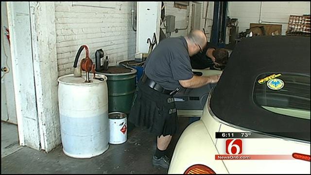 Tulsa Mechanics Keep Cool In Kilts
