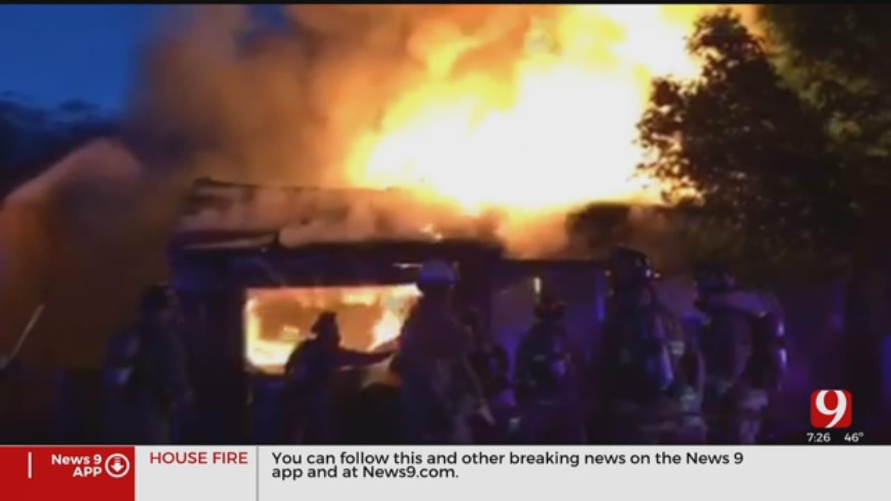 Firefighters Extinguish Large House Fire In NW Oklahoma City