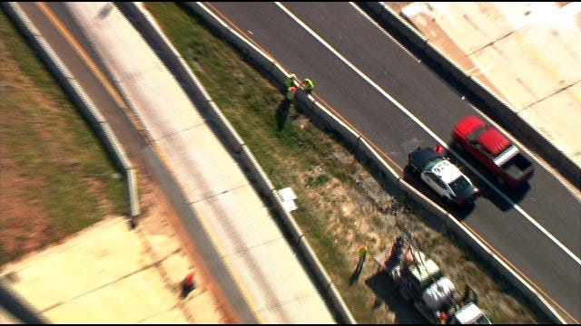 SkyNews9 Flies Over Sink Hole That Closed Part of I-40