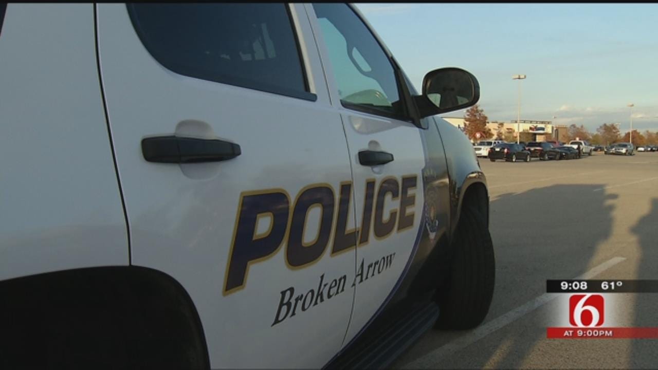 Oklahoma Officers Increasing Patrols As Holiday Shopping Season Nears