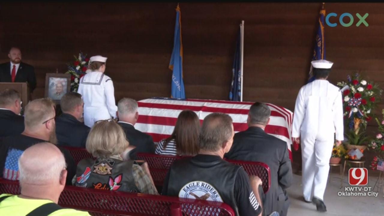 RAW VIDEO: Public Gathers For WWII Veteran's Funeral In Perry