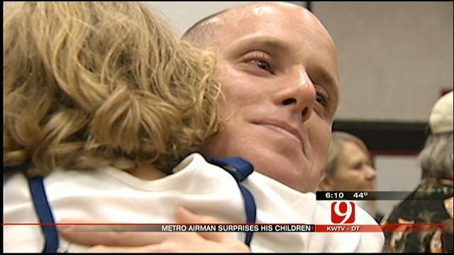 Oklahoma Airman Surprises Kids During Veterans Program At School