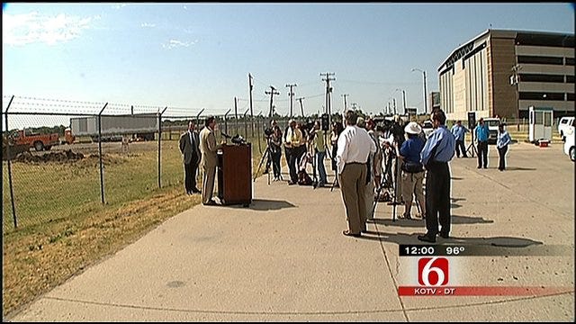 Mayor Bartlett: FAA Shutdown Is Costing Tulsa Jobs And Cash