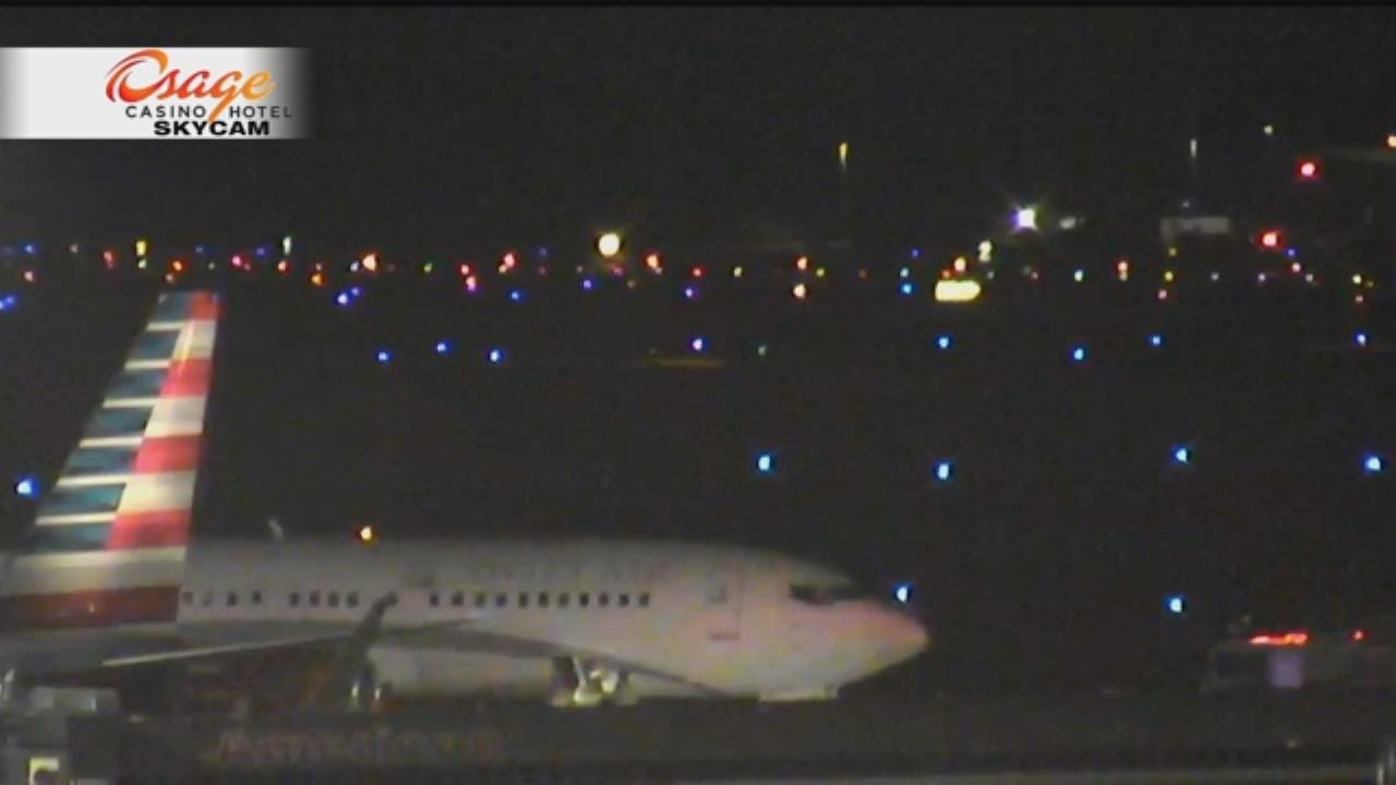 Passenger Jet Makes Emergency Landing At Tulsa International Airport