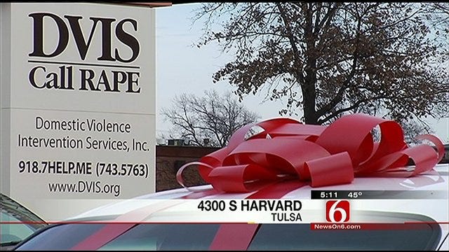 Tulsa Dealership Donates Van Full Of Gifts To DVIS