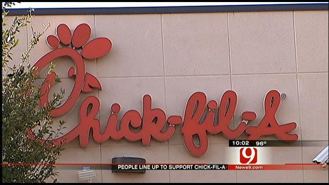 Oklahomans Against Gay Marriage Turn Out For Chick-Fil-A Appreciation Day