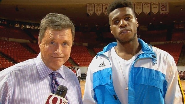WATCH: Dean Goes 1-On-1 With Buddy Hield After Final Home Game