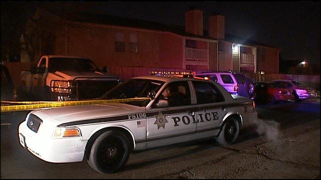 Tulsa Woman Shot, Robbed In Apartment Parking Lot