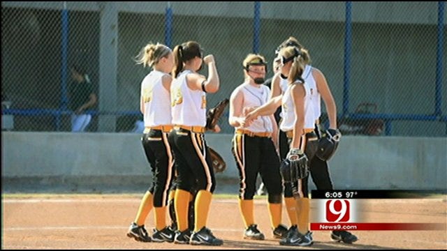 Softball Tournament in OK Not Ruined By Thieves