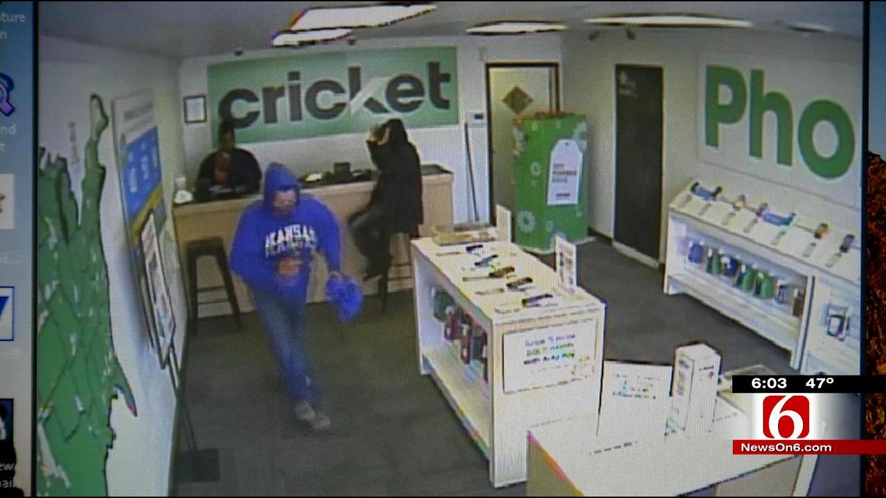 Tulsa Police Looking For Armed Woman Who Robbed Two Stores