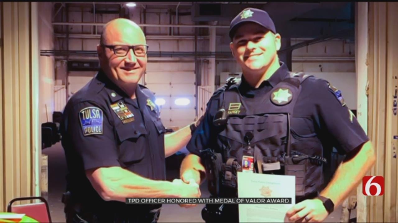 Tulsa Police Officer Awarded The Medal Of Valor
