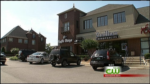 Two Men Rob South Tulsa Cafe, Customers At Gunpoint