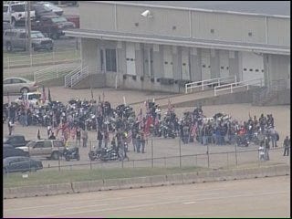 SKYNEWS 6: Airplane Carrying The Casket Of Oklahoma Soldier Lands In Tulsa
