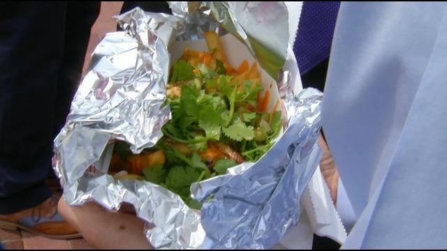 Tulsans Of All Types Head To Weekly Food Truck Fest Downtown