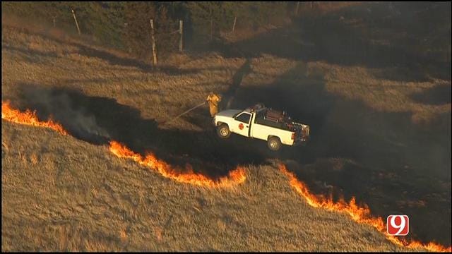 WEB EXTRA: Bob Mills SkyNews 9 HD Flies Over A Large Grass Fire Near Blanchard Part 3