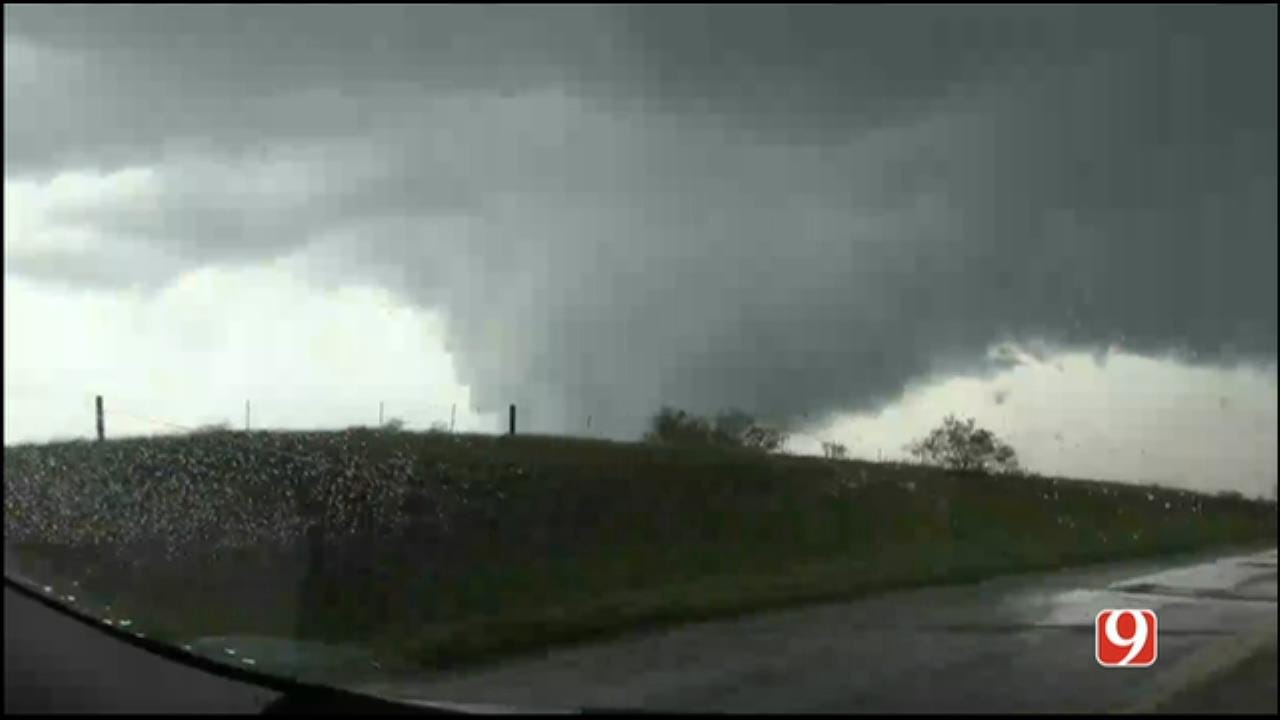 WEB EXTRA: Stormtracker Bobby Payne Captures a Tornado Near Waynoka
