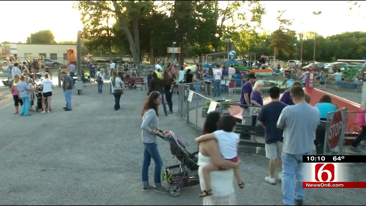 Little Kids Form Long Lines At Bartlesville Kiddie Park