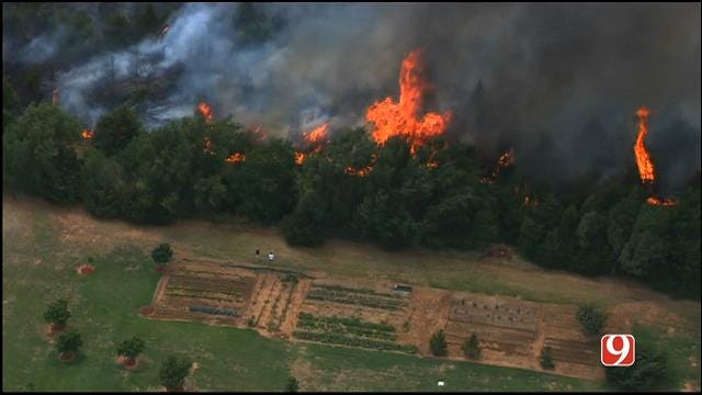 WEB EXTRA: Bob Mills SkyNews 9 HD Flies Over NW OKC Grass Fire