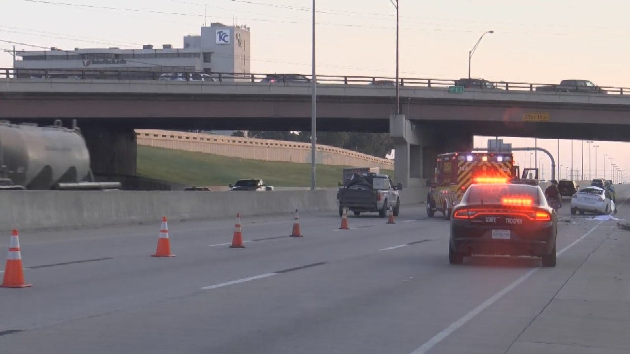 1 Dead After Rollover Crash On I-44 In Tulsa