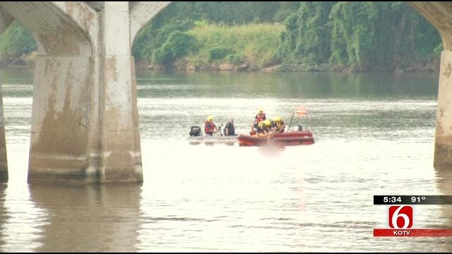 Tulsa Firefighters Pull Naked Swimmer Out Of Arkansas River