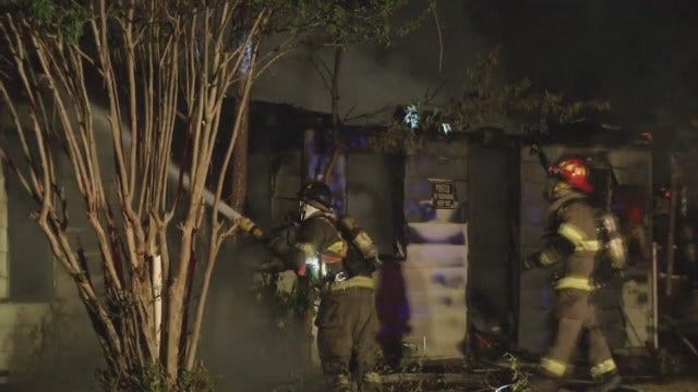 WEB EXTRA: Sapulpa Fire Department At Vacant House Fire