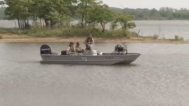 WEB EXTRA: Video Of GRDA Police Search Crews On Lake Hudson