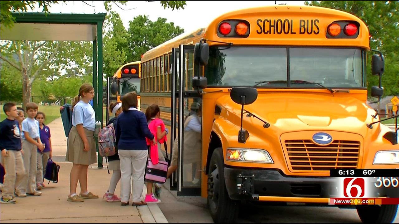 Tulsa School Tries To Resolve Traffic Issues With Shuttle Buses