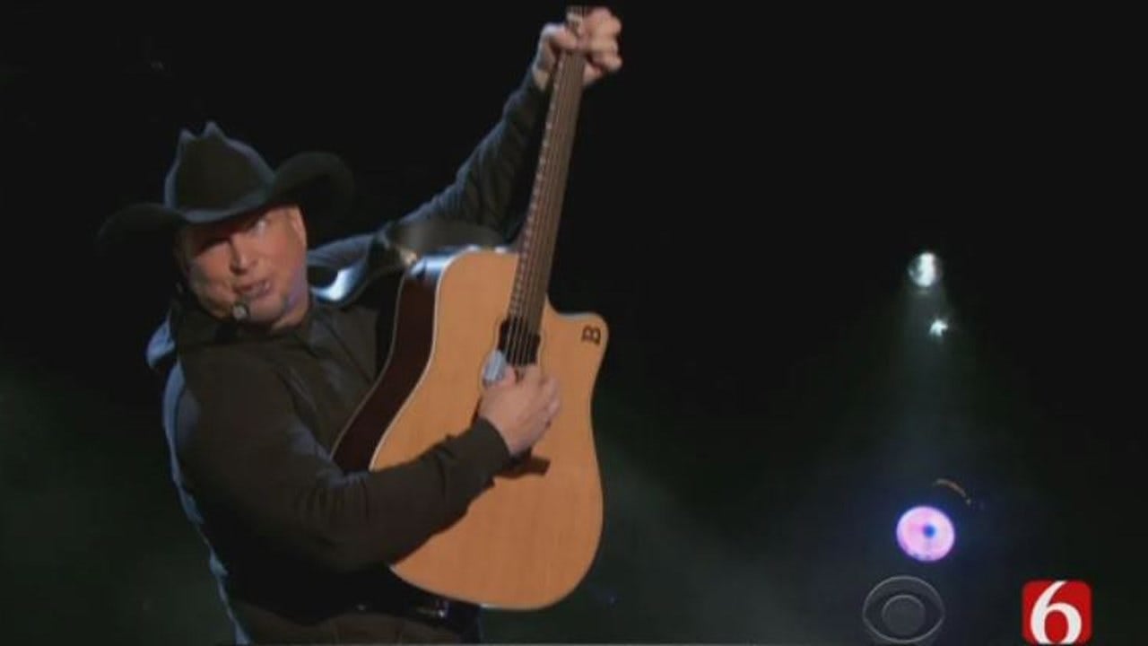 Garth Brooks Teaming Up With MLB To Combat Child Hunger