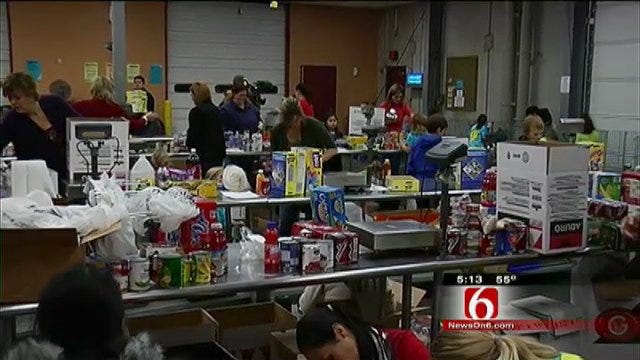 Tulsa Third Graders Give Food Bank Helping Hand