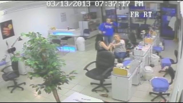 Woman Caught On Video Stealing From Tulsa Nail Salon