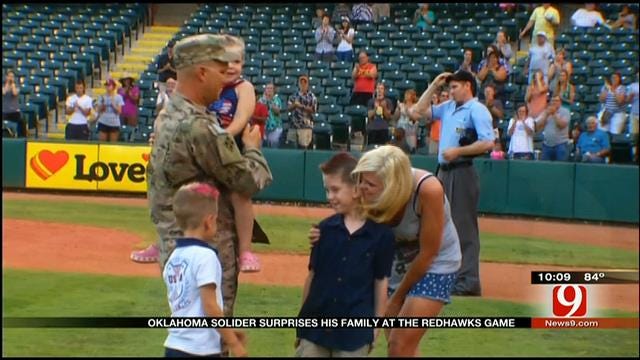 Oklahoma Soldier Surprises His Family At The Redhawks Game