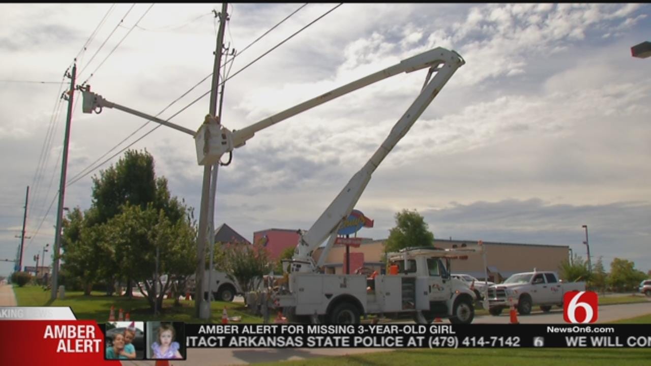 Crews Work To Restore Power To Green Country Storm Victims