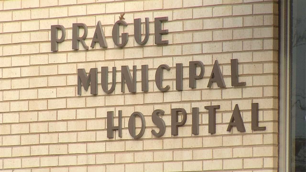 Prague Hospital Employees Receive Paychecks After Financial Troubles