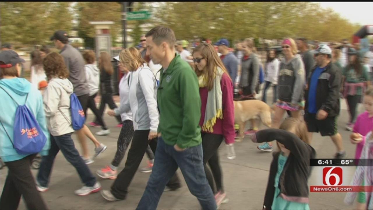 Hundreds Step Out To Battle ALS At Tulsa Walk