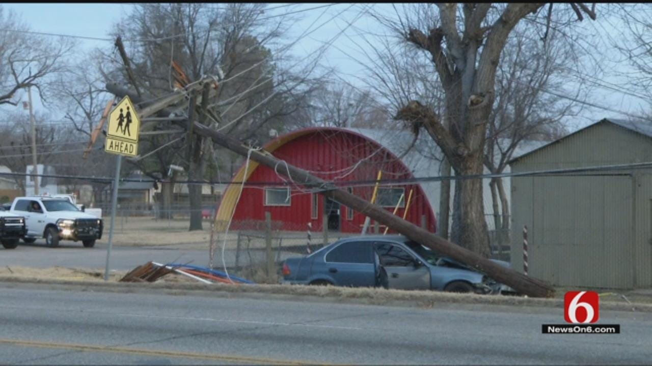 Car Hits Pole, Knocks Out Power To 500+ Tulsa PSO Customers