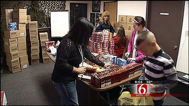 Oklahoma Town Comes Together To Fill 600 Christmas Boxes To Troops