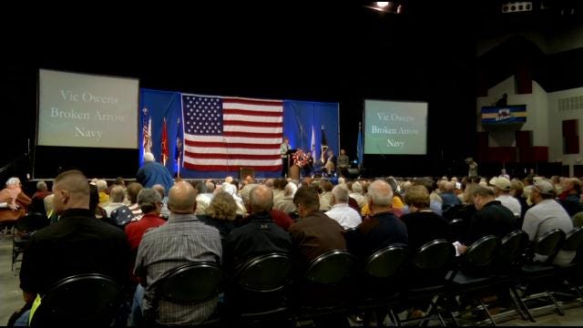 Oklahoma Veterans Honored At Dinner Before Trip To Washington