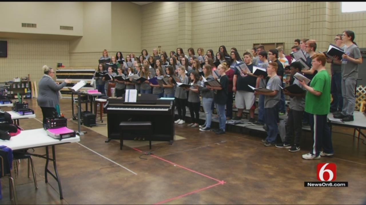 Glenpool Choir Preparing For Performance At New York's Lincoln Center