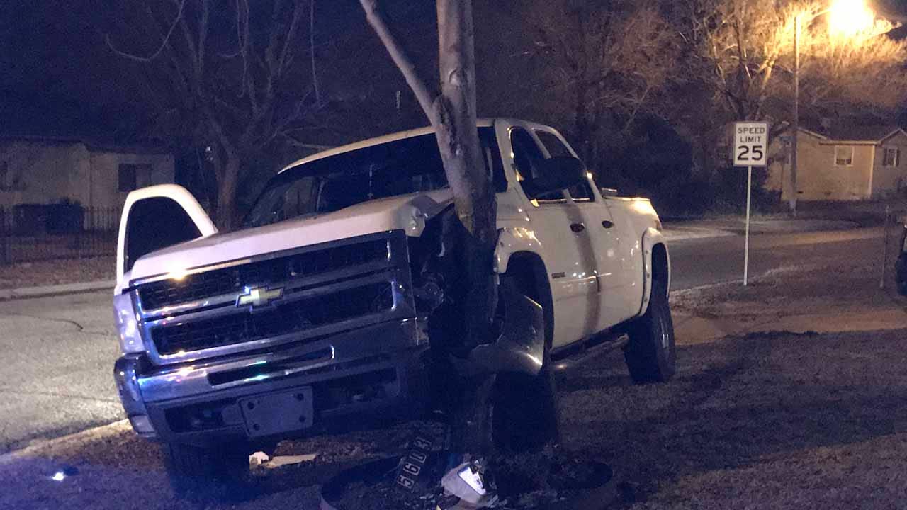Tulsa Police: Driver Arrested After Crashing Into Tree