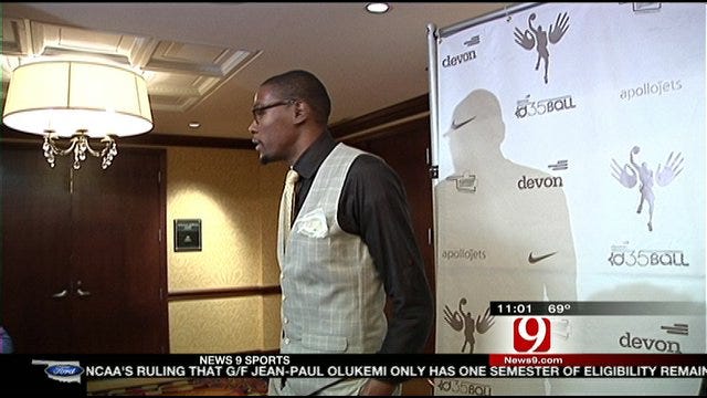 United Way Hosts Silent Auction for Kevin Durant Autographed