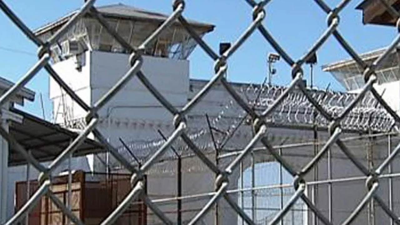 Department Of Corrections Proposes Lowering Prison Guard Minimum Age Requirement